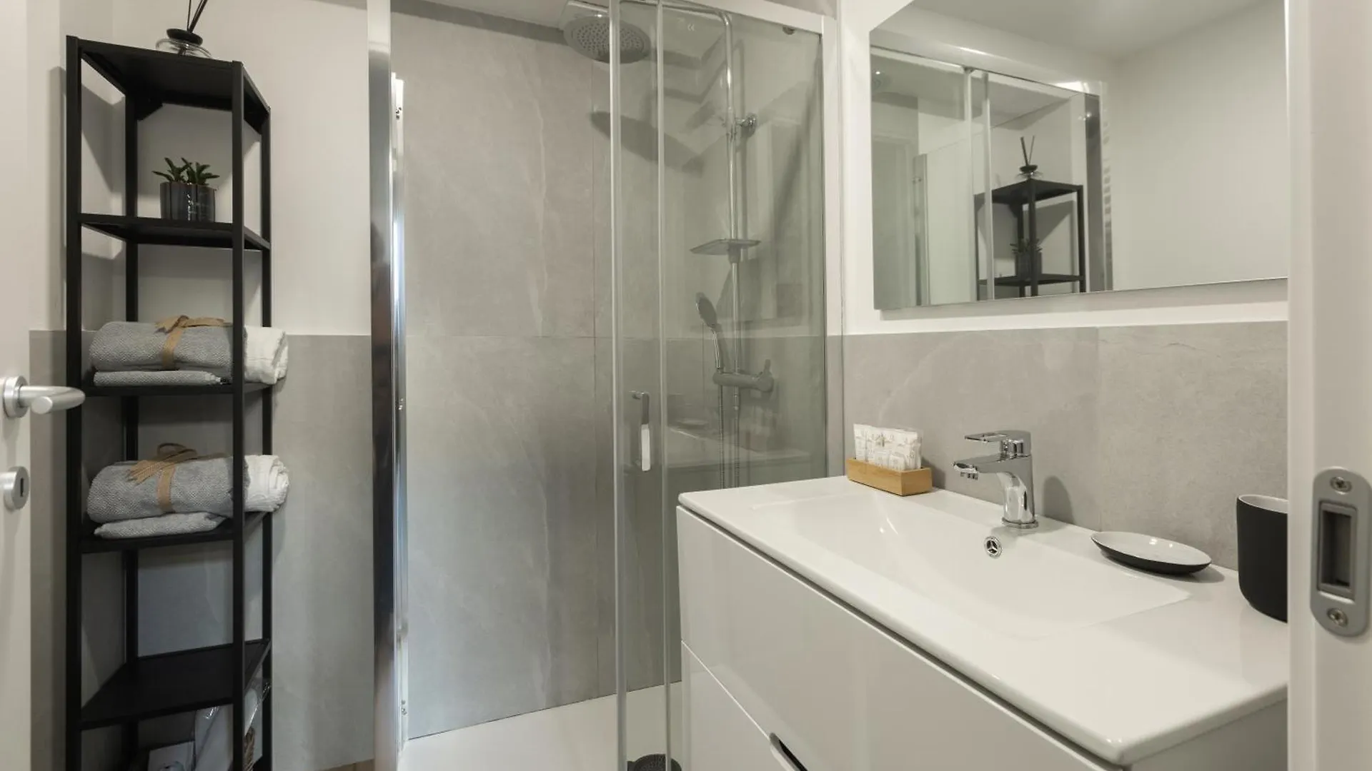 Moderno E Confortevole Loft Tra Navigli E Bocconi Milano Italien