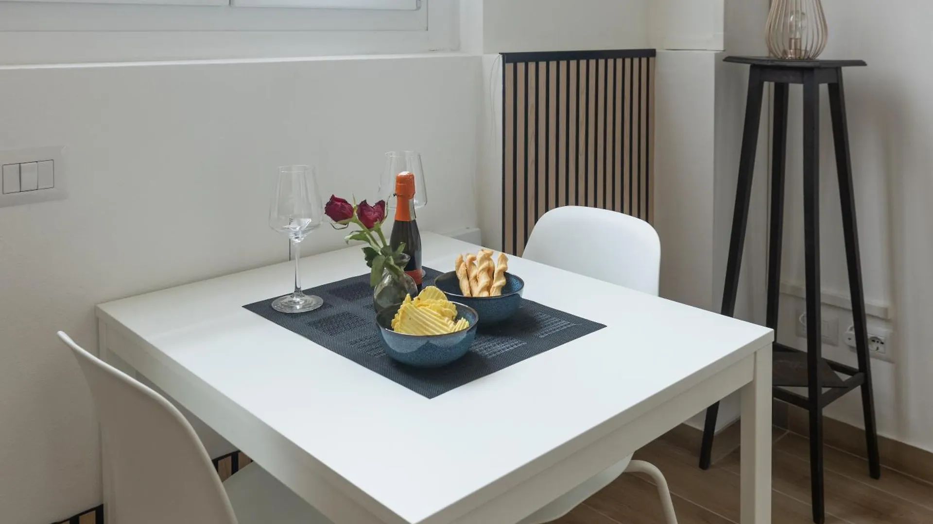Semesterbostad Moderno E Confortevole Loft Tra Navigli E Bocconi Milano